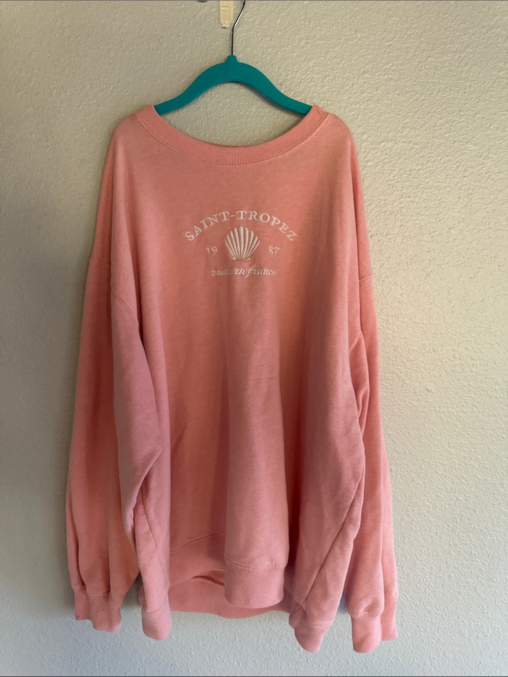 Hollister Pink Saint-Tropez Shell Graphic Crewneck